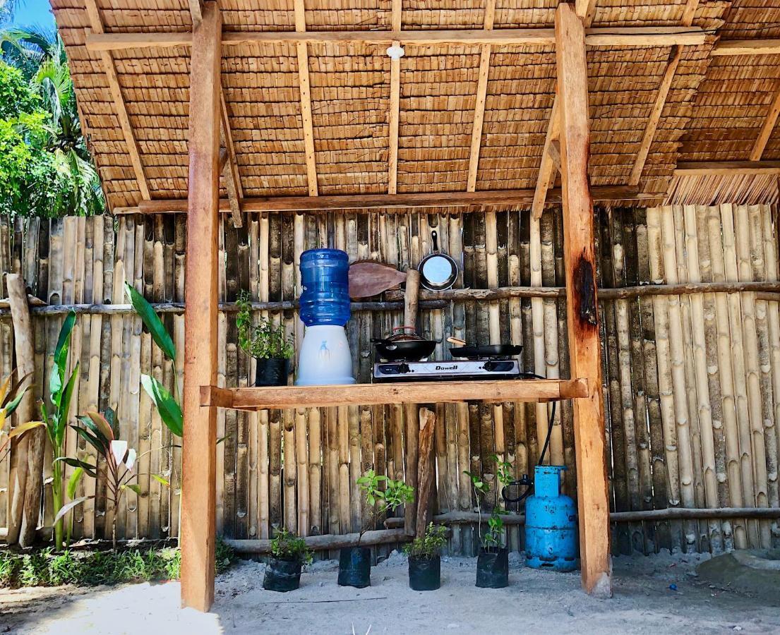 Отель "Triangle Hut" Camp Fuego Siargao Catangnan Экстерьер фото